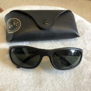 Ray-Ban RB 4033 Matte Black Polarized